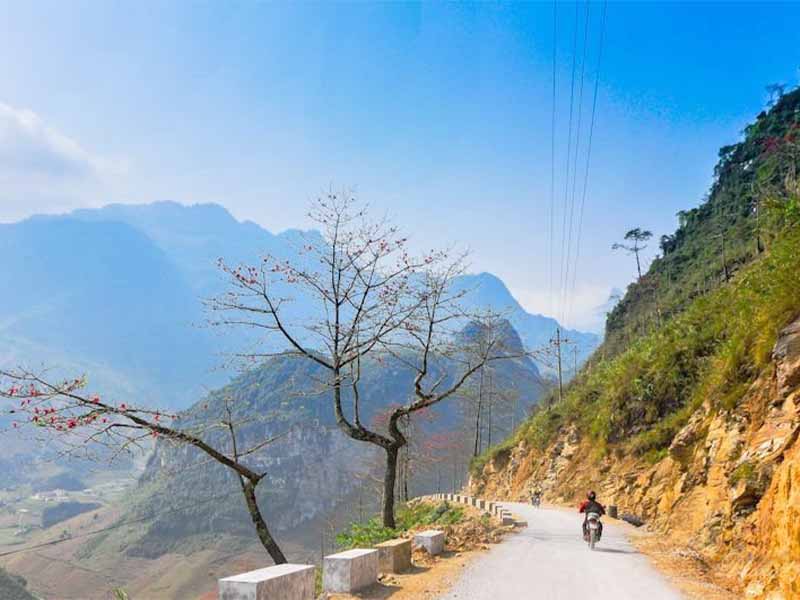 Ha Giang Tour 5 Days 4 Nights (Morning Bus -  Small Group Tour)