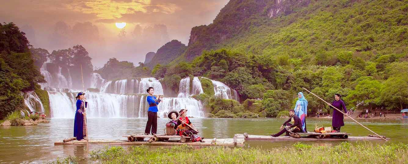 Hanoi - Ha Giang - Cao Bang - Ban Gioc Waterfall Tour 5 Days 4 Nights (Morning Bus - Small Group Tour)
